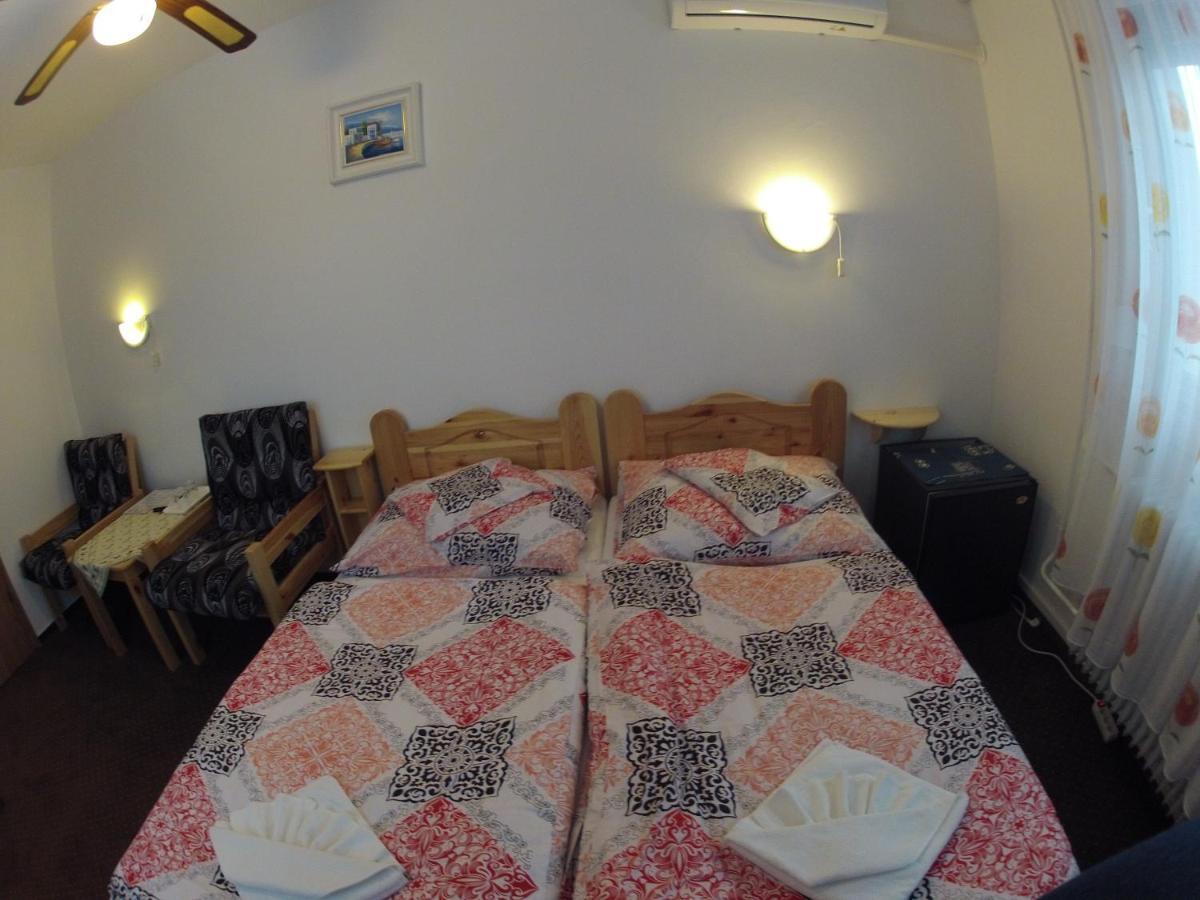 Olympos Panzio Hotell Budaörs Exteriör bild